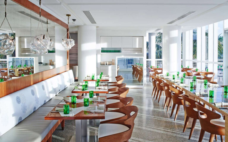 A Friendly Guide to the grove restaurants Where Delicious Food Meets Fun